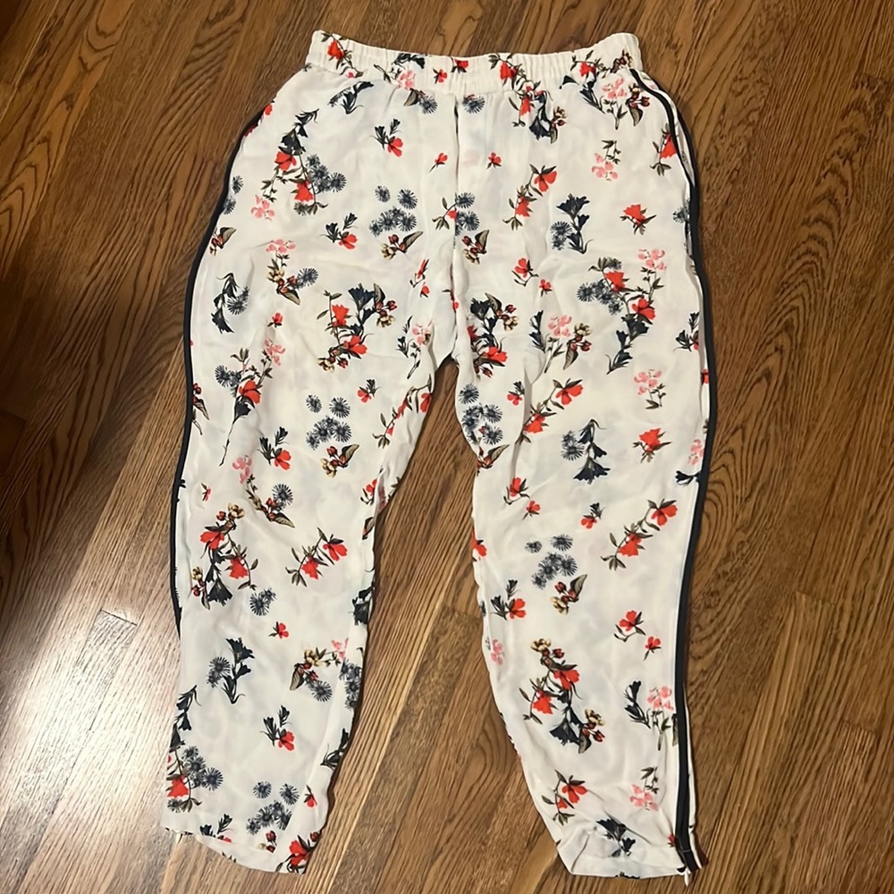 Club Monaco size 0 viscose elastic pants with zipper ankle